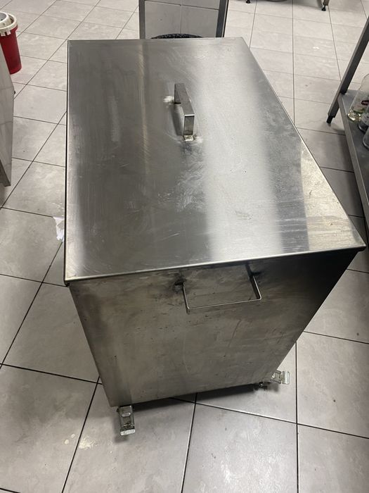 контейнер за брашно