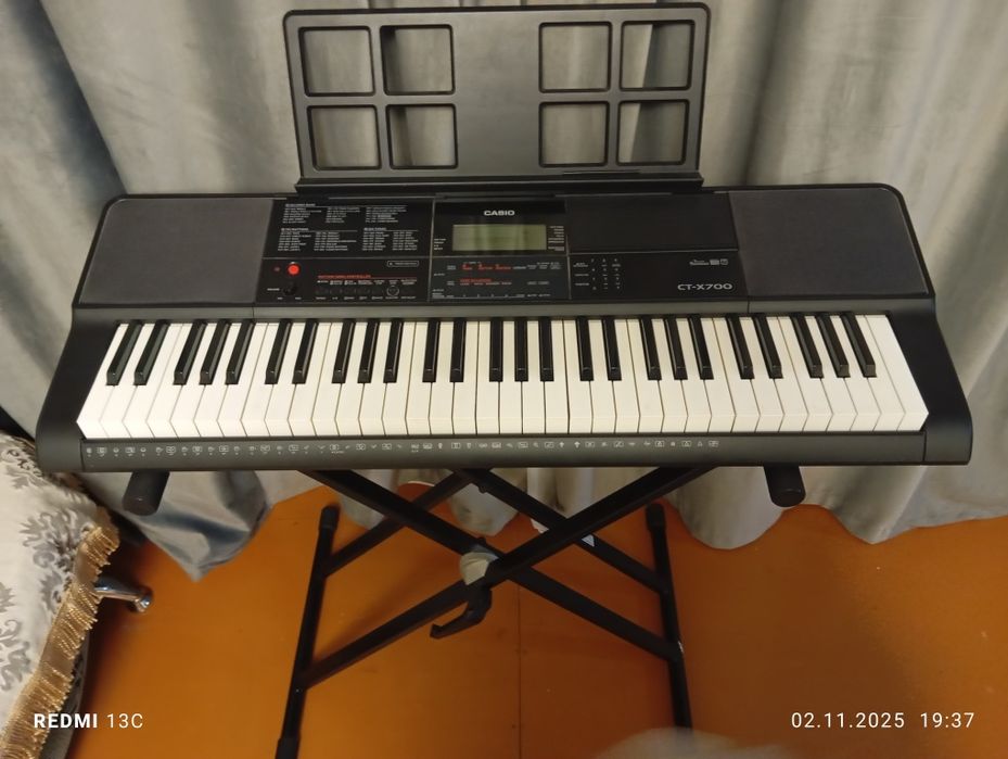 Продам синтезатор Casio