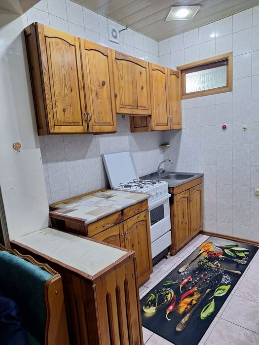 СВОЯ в долгосрочную аренду 2/1/4 около метро БИЙ со свежим ремонтом.