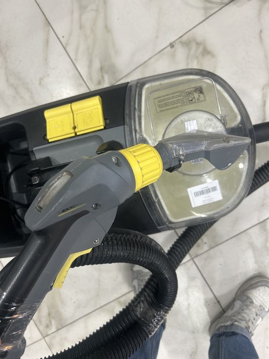 Моющий пылесос karcher