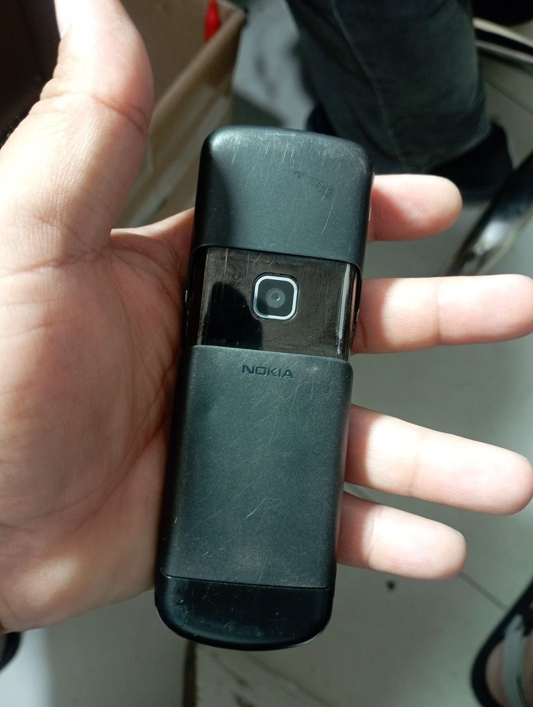 Nokia 8800  nokia 8600