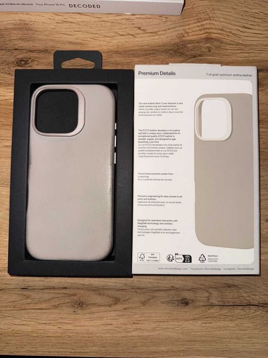 Vand husa piele Decoded iPhone 16 PRO noua