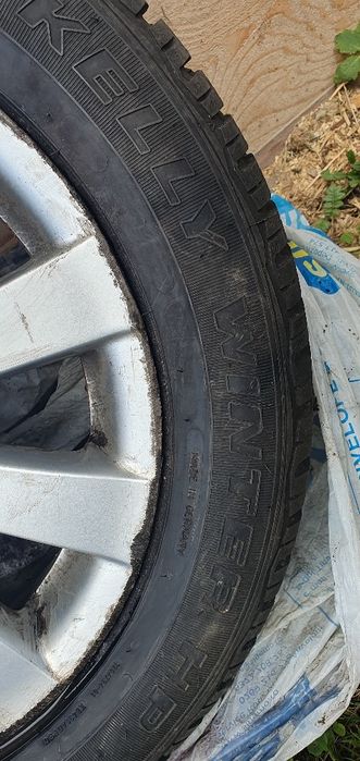 Vând jante cu cauciucuri ,R16 ptr. Vw