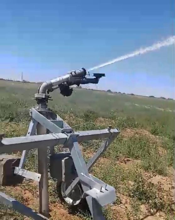 Дождевальная машина  ( полив поля )