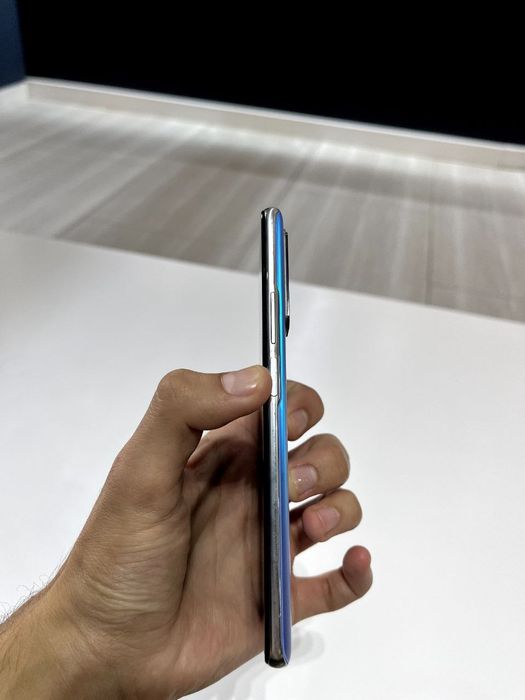 Xiaomi 11T /5G
128/8 
Karobka hamma narsasi full
PuBG 90 FPS
Xolati id