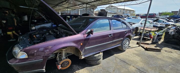 Broasca capota portbagaj Skoda Octavia prima generatie