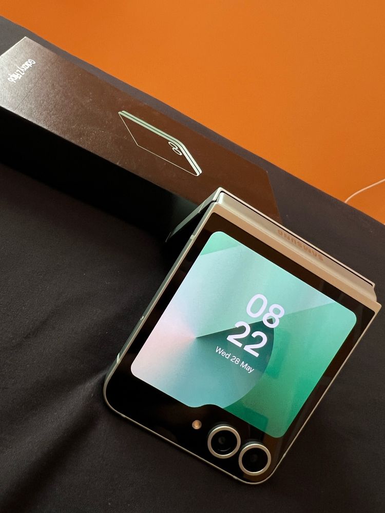 Samsung Galaxy Z Flip 6