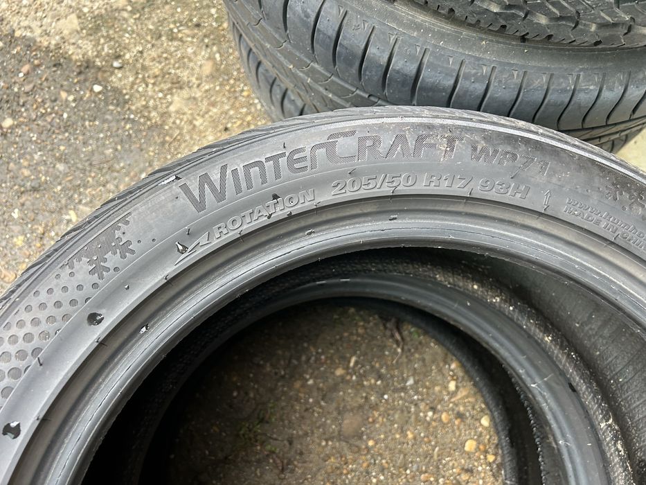2 зимни гуми kumho 205 50 17