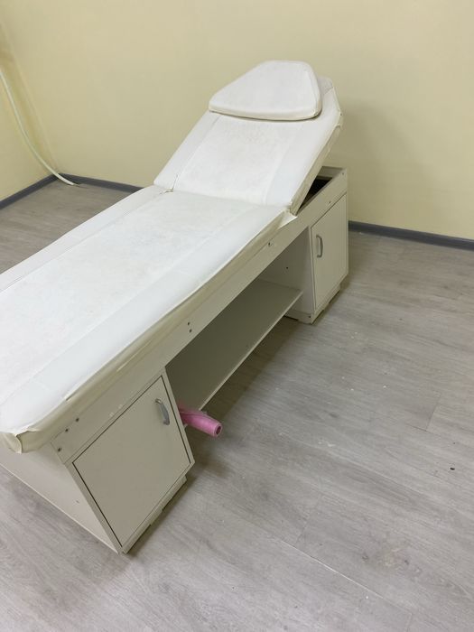 Продам кушетку массажную