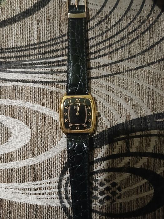 Vând ceas mecanic merge