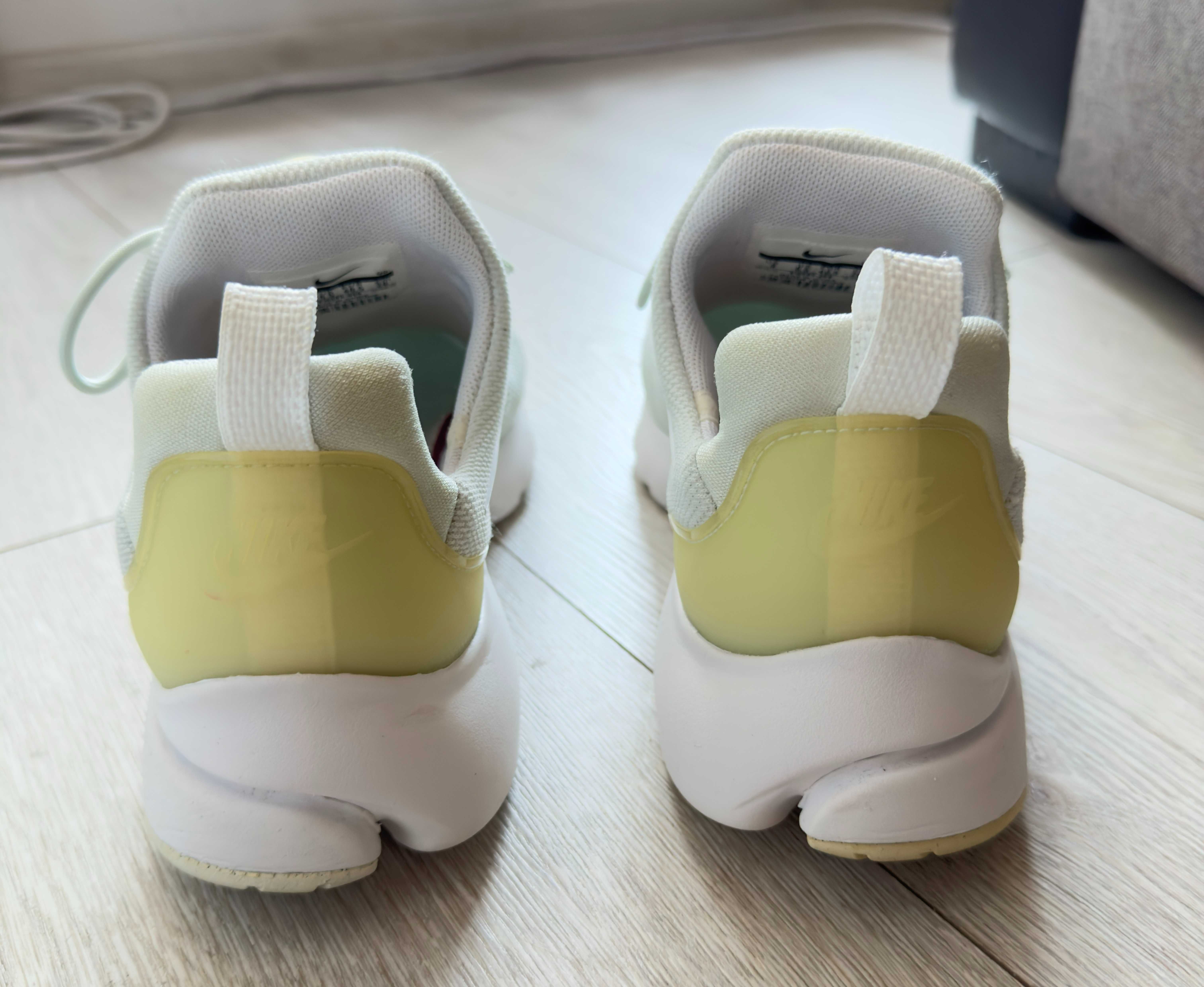 Дамски маратонки Nike