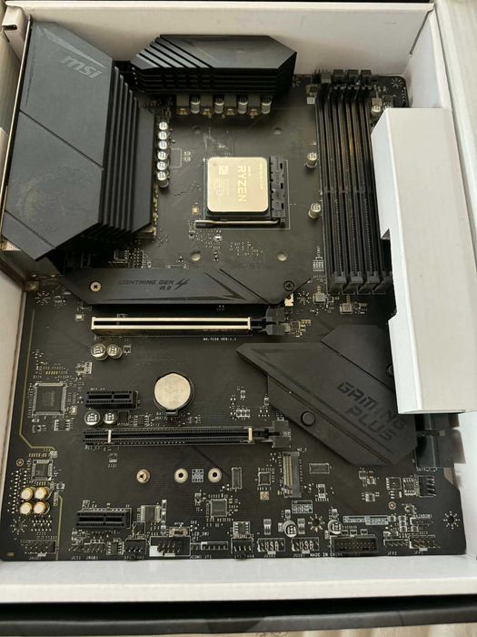 Дъно + рам + процесор (MSI B550 + R5 5600 + 32GB DDR4 3600MHZ)