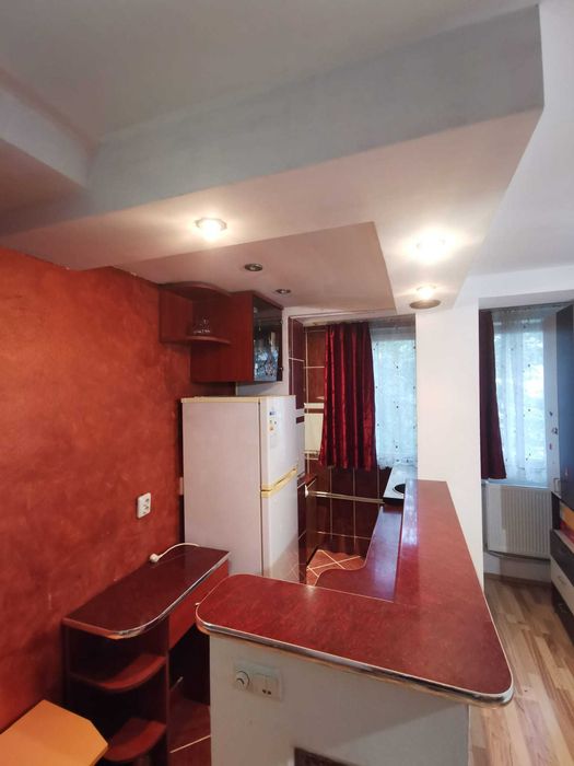 Închiriez apartament cu 1 cameră
