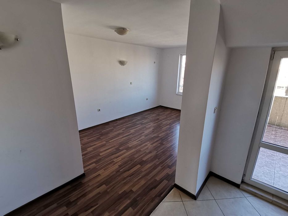 Дава се под наем Тристаен апартамент в Бургас, Възраждане - 75 кв.м за 450 € - Снимка #17