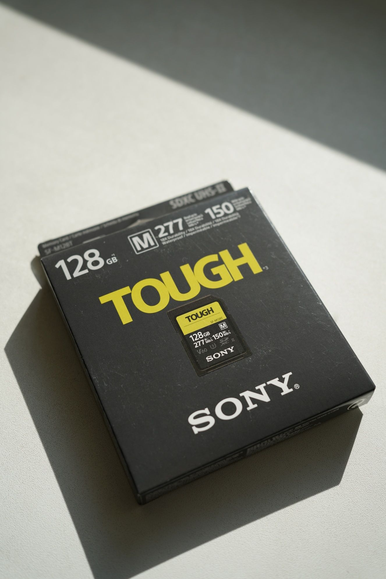 Продам SD карту Sony tough 128 gb для фототехники.
