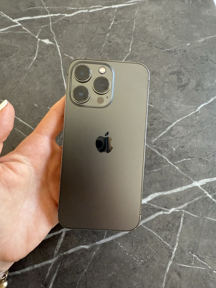 Vând iPhone 13 Pro, 128 GB, culoare Graphite