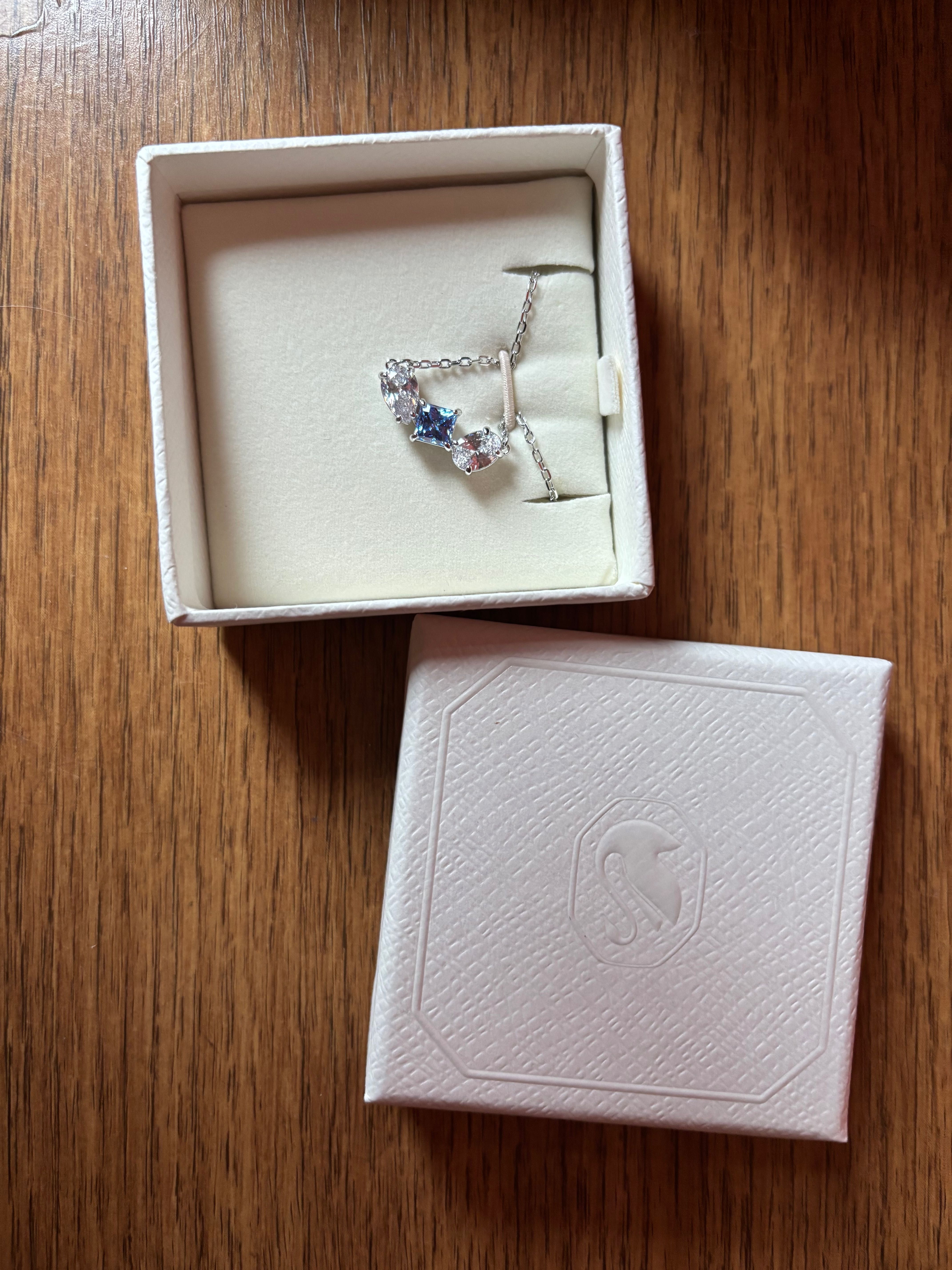Уникално колие SWAROVSKI