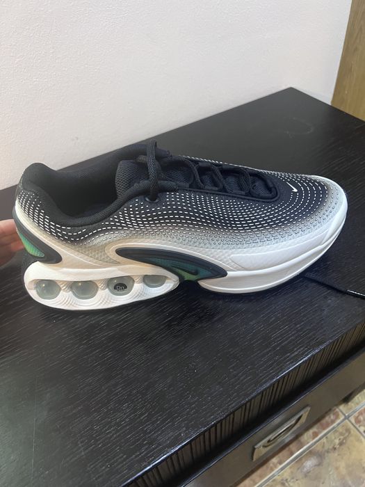 Adidasi  Nike Air Max DN