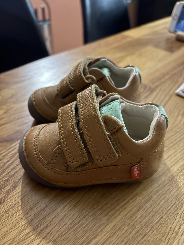 Бебешки обувки KicKers 18 номер