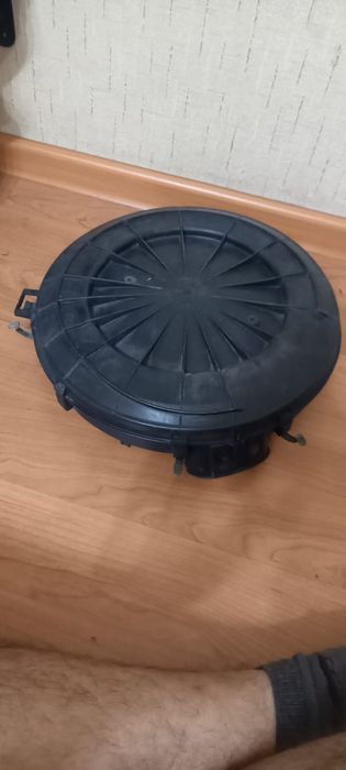 Продам корпус воздушного фильтра для ауди б4