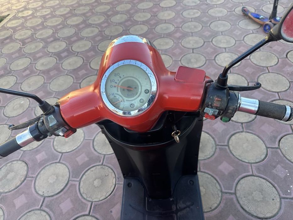 Scuter căruț cărucior electric pentru persoane cu dizabilități