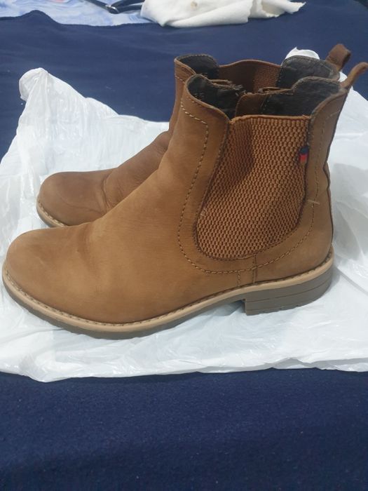 Cizmulite fetita marimea 35