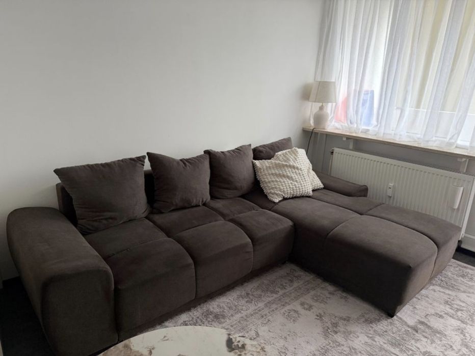 Canapea extensibilă cu spațiu pentru depozitare