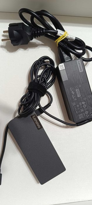Dock Lenovo nou.