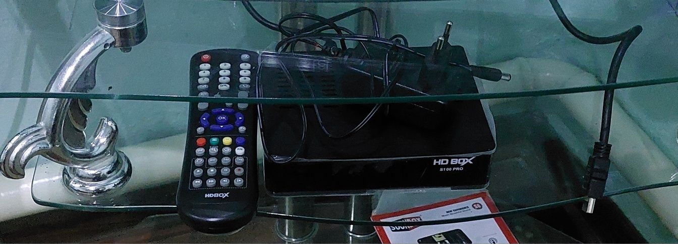 HD box тюнер для ТВ канали состояние новый 600000 сум цена договорная