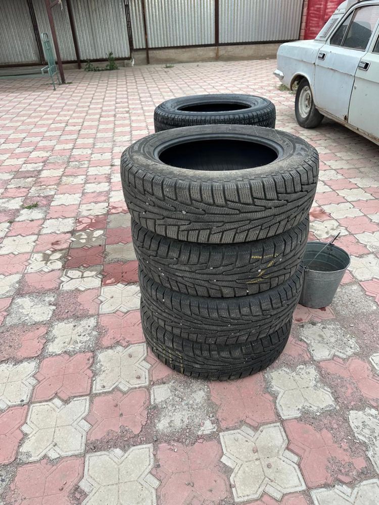 Шины бу. 225/65/17