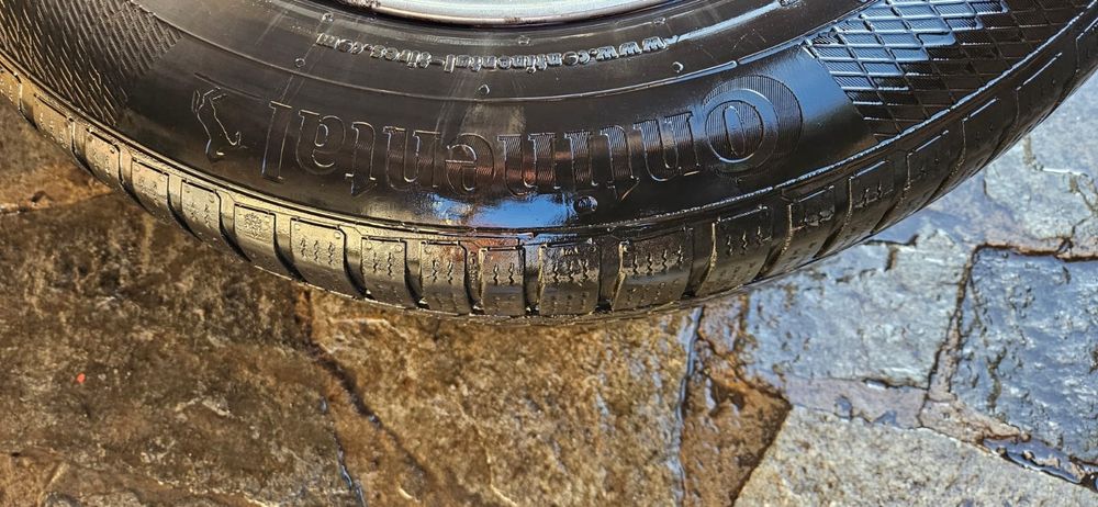 Vând set complet de 4 jante aliaj + anvelope de iarnă.Cnotinental!