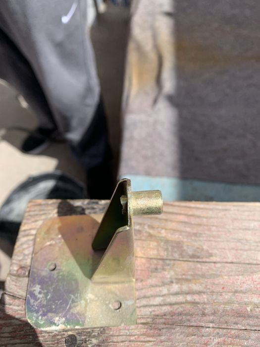 Стойки за пожарогасители за стенен монтаж