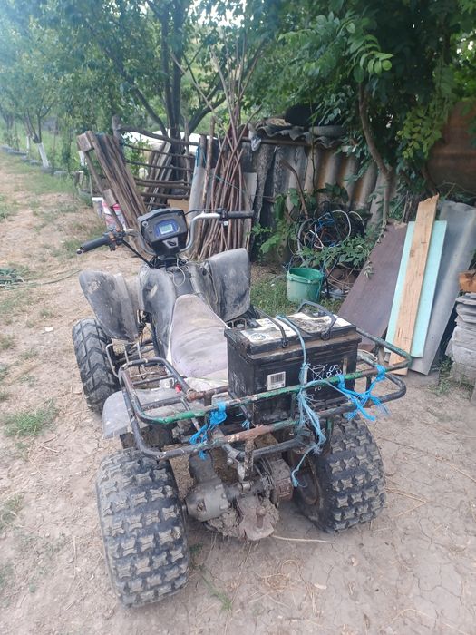 Vând atv motor 150 cc