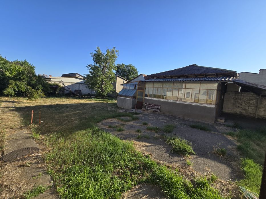 Vând Casa + Teren Ploiesti oras centru