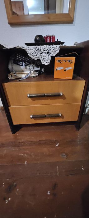 2 бр. Ретро шкаф с две чекмеджета