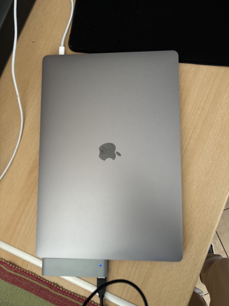 Macbook pro 2019 16 inch