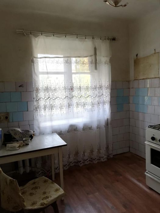 3 х ком квар на 3/3 эт ост Революция