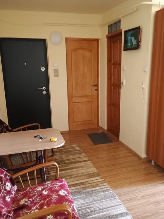 Ofer spre închiriere apartament cu 2 camere in Râșnov