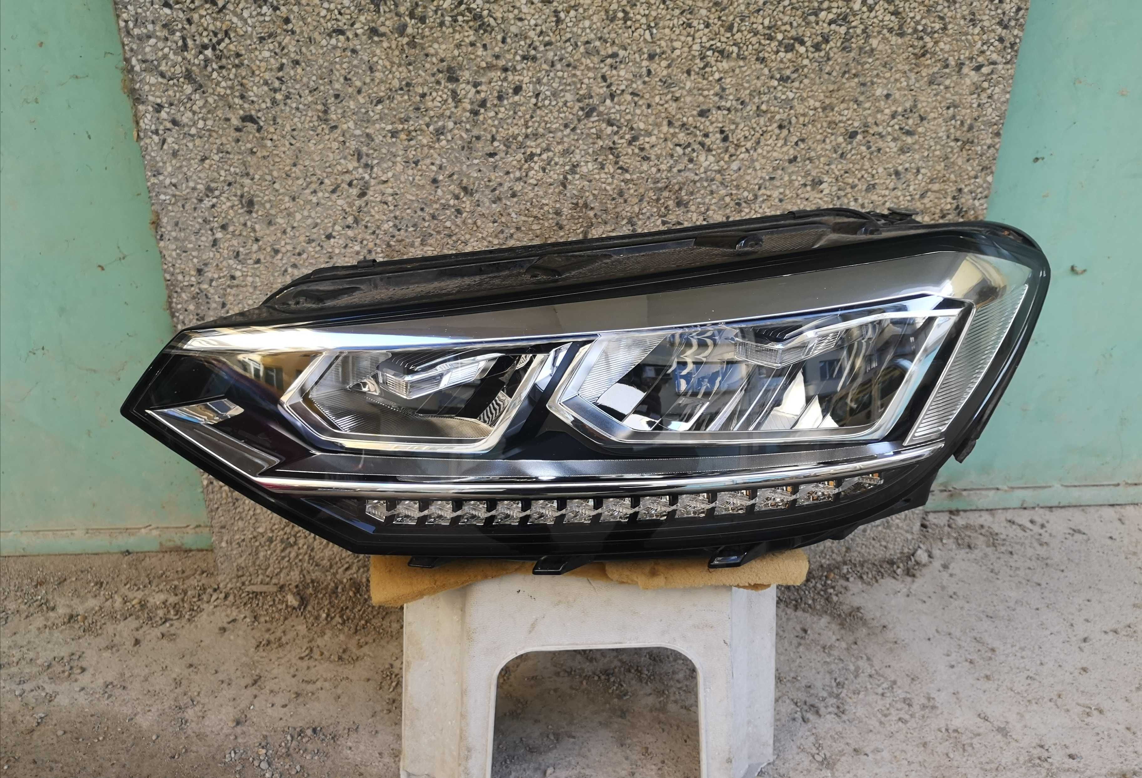 Оригинален фар Vw  Touran Full Led