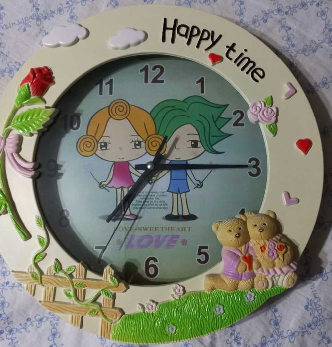 продам детские часы.