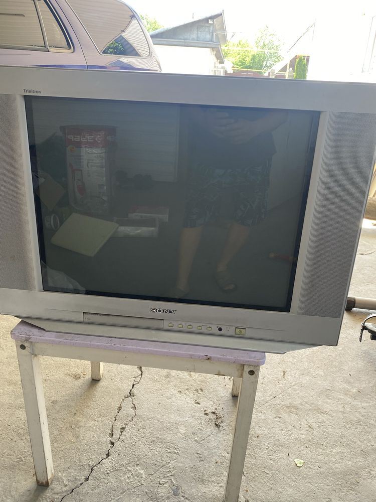 Телевизор SONYвсё работает в ремонте