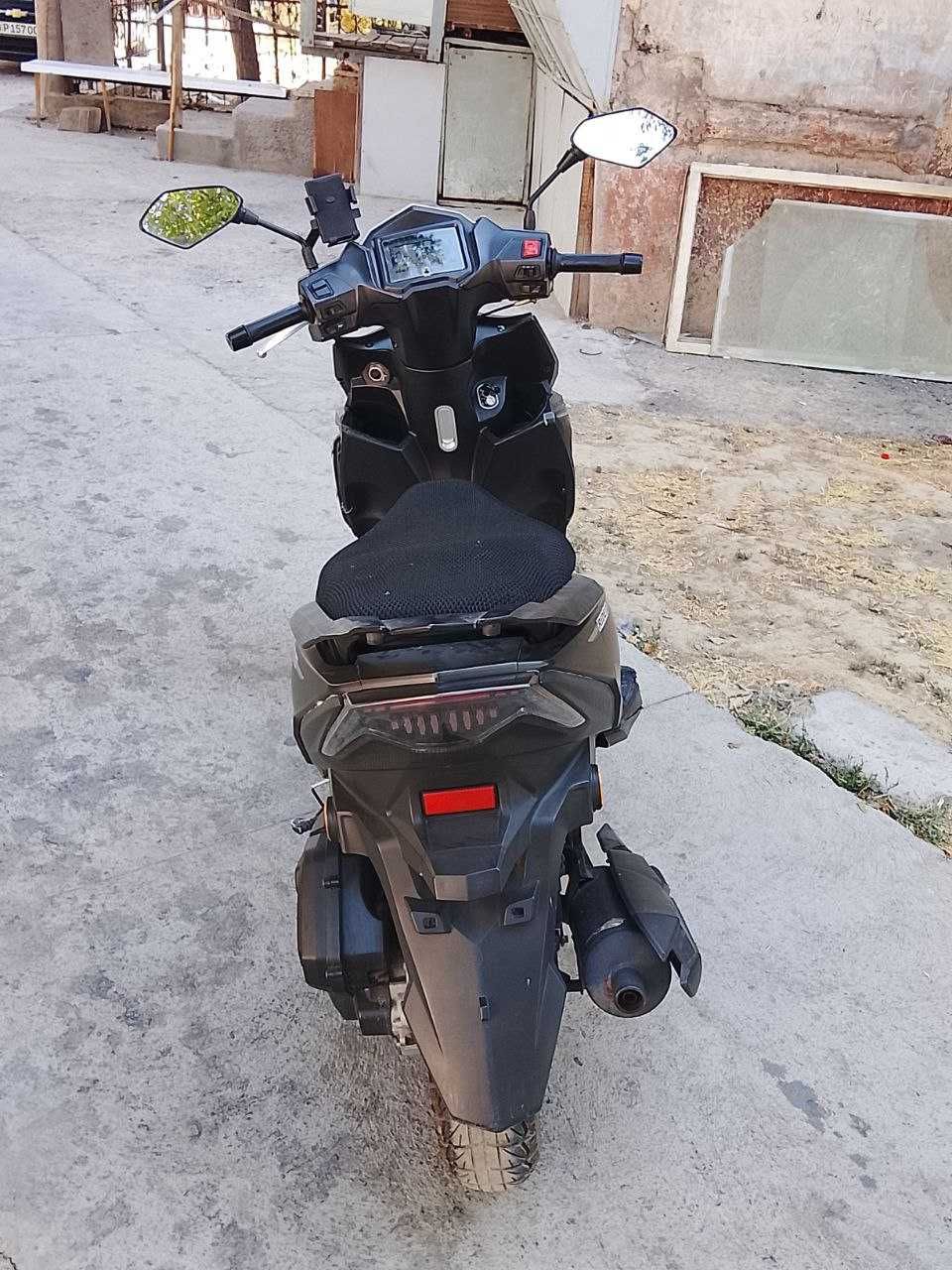 Skuter sotiladi 150 kubalik