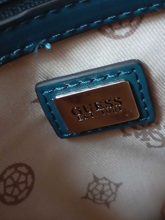 Чанта дамска Guess Daryna 2 Comp Satche HWVG94 93180. Нова.