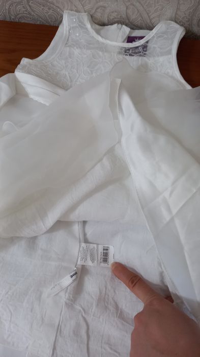 Белое нарядное платье для девочки 5-7 лет