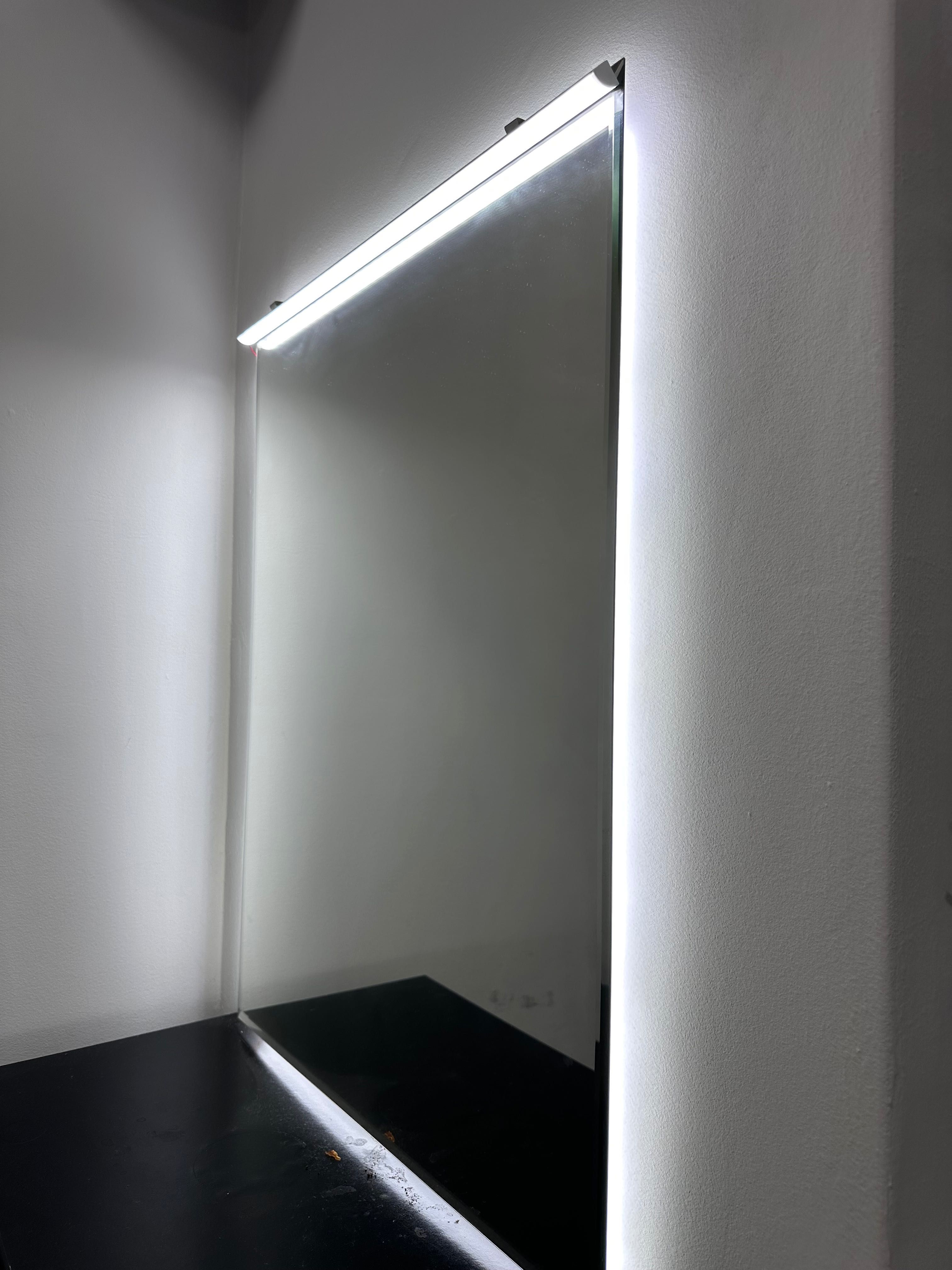 Огледало с LED подсветка – ръчна изработка
