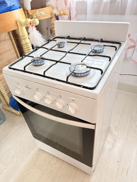 Продам газ плиту   Greta с доставкой рабочий