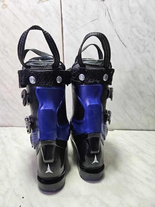 Clapari ski schi  Atomic Hauw mondo  23-23,5 corespunde mărimii 36-37