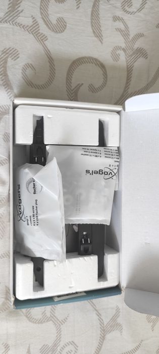 VOGELS - Стойка за стена - телевизор