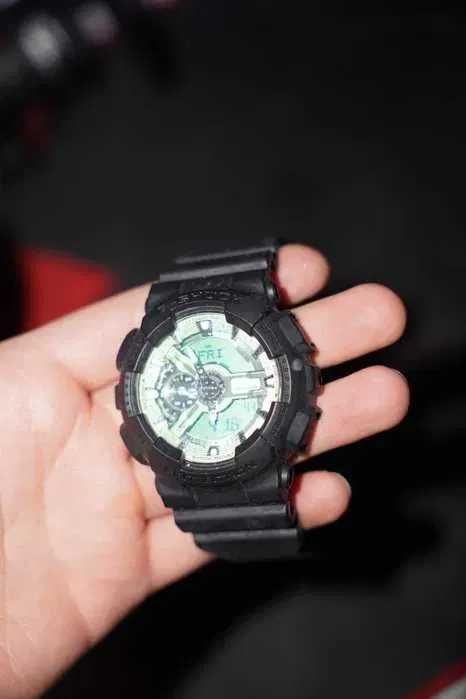 Casio G-Shock GA-110CD-1A3ER (Purtat de 4 ori)