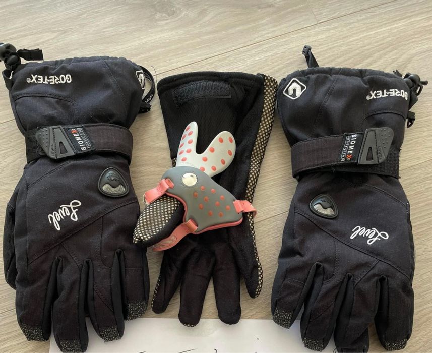 Manusi Level Gore-tex, marimea XS, potrivite pentru snowbording